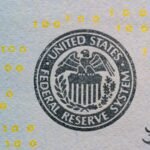 Interest Rates 2026: Navigating Stocks & Bonds