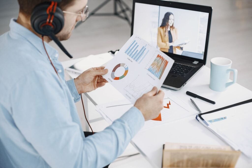 How to Start an Online Coaching Business in 2026