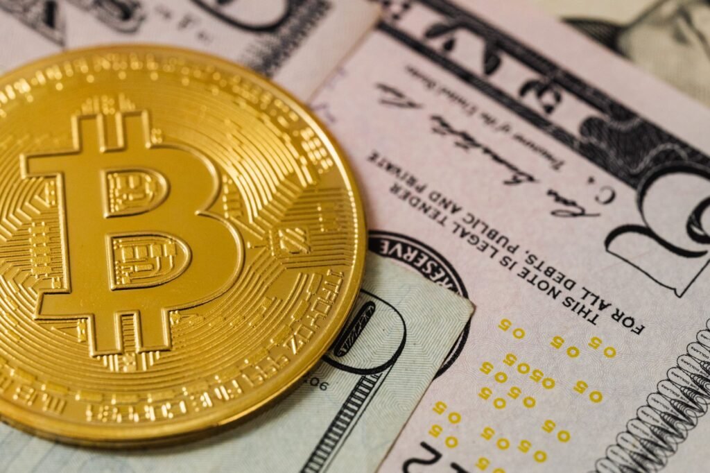 How Does the US Dollar Index (DXY) Influence Gold Prices?
