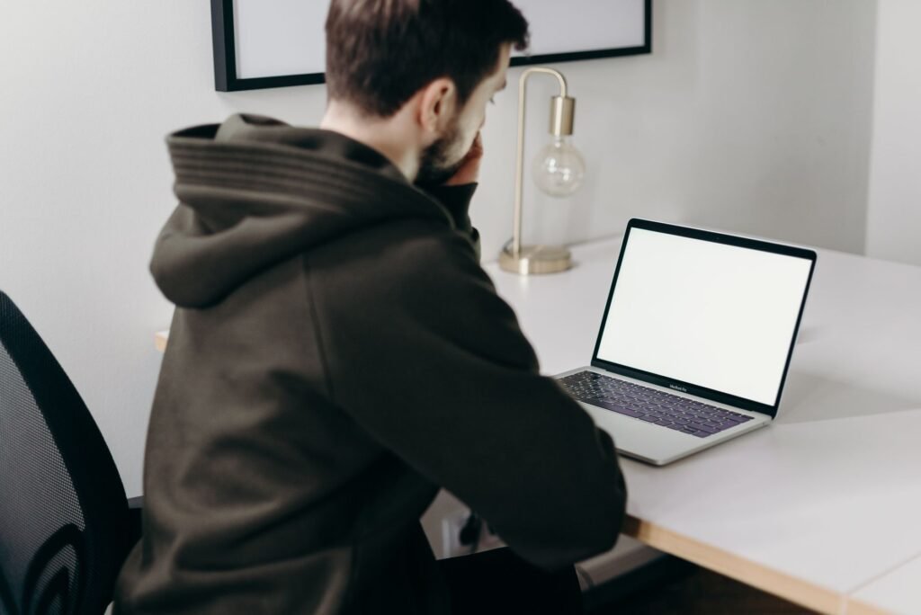 5 Low-Cost Online Business Ideas to Start in 2026