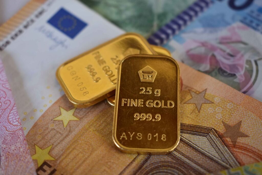 Physical Gold Bullion vs. Gold Futures: A 2026 Investment Guide