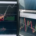 Day Trading vs. Swing Trading: Time Horizons and Risk in 2026