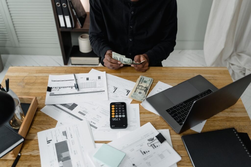 Freelancing vs. Small Business: Income Potential in 2026