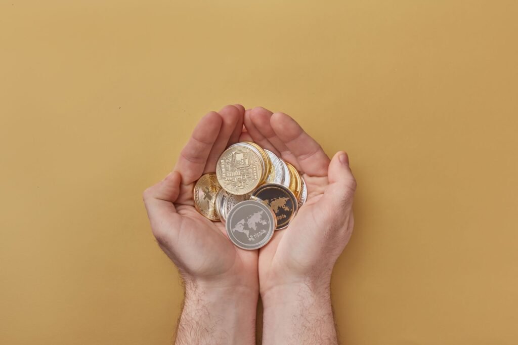 Gold Futures vs. Gold ETFs: Key Differences for Investors in 2026