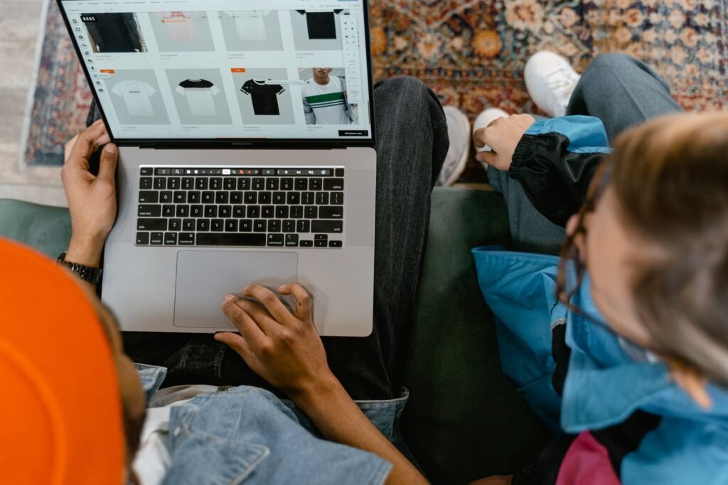 How to Start an E-commerce Business: Beginner’s Guide 2026