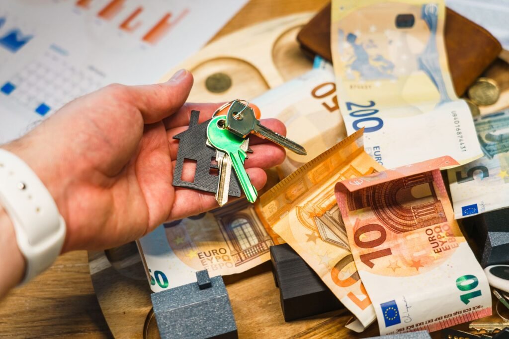 7 Passive Income Ideas Beyond Stocks & Real Estate in 2026