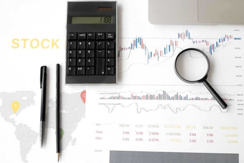 How to Use Macroeconomic Indicators for Market Trends (2026)