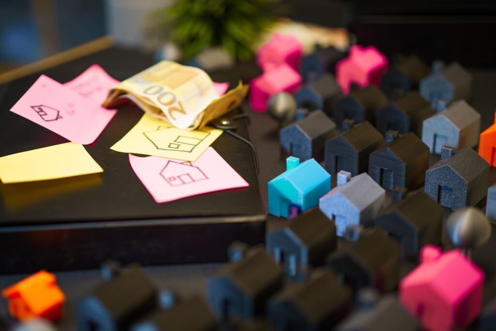 Gold vs. Real Estate: A Diversification Comparison for 2026
