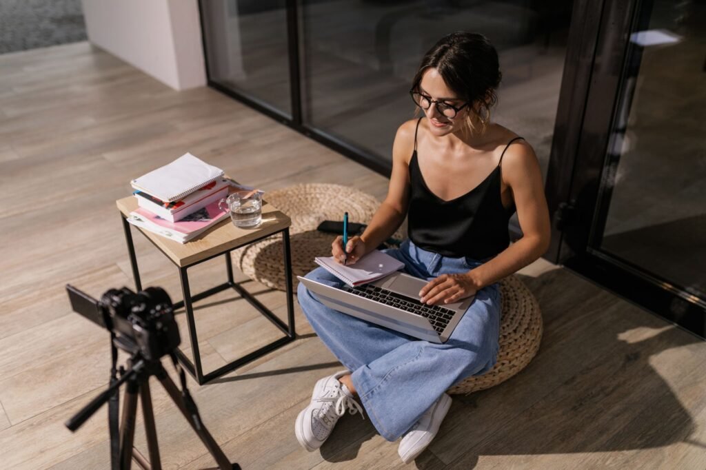 How Experts Monetize Knowledge Online in 2026
