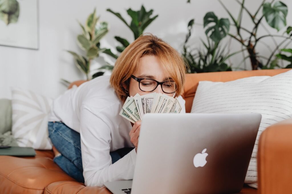 5 High-Paying Side Hustles for Beginners in 2026