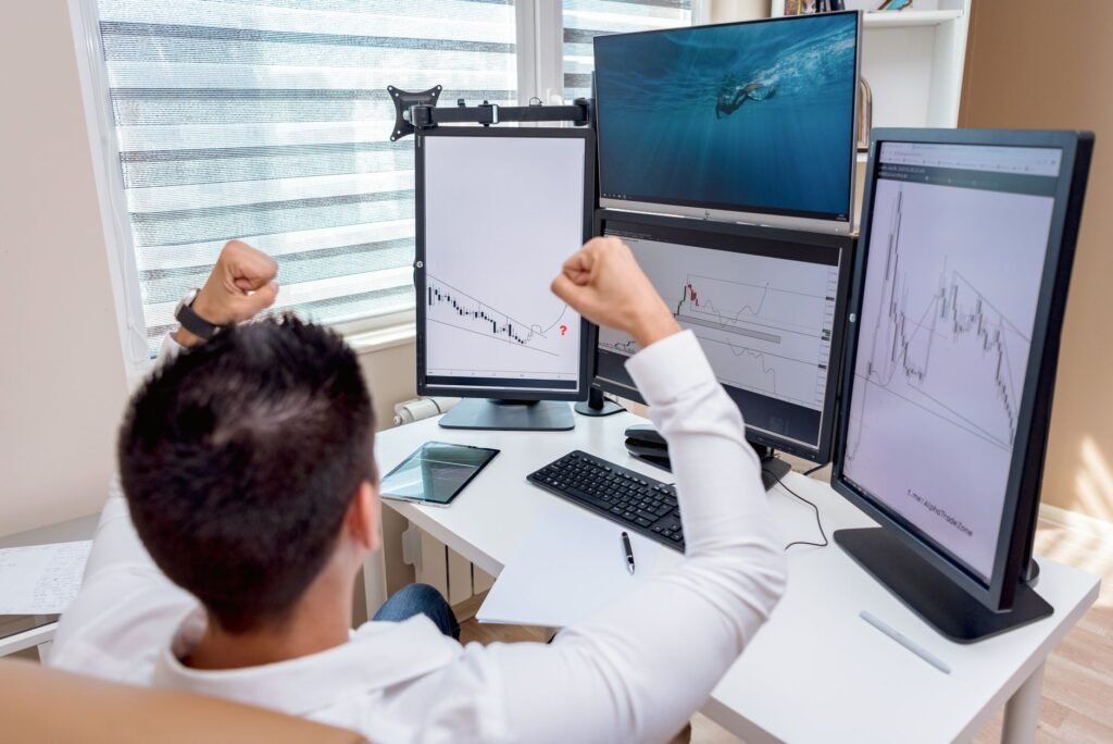 Scalping vs. Day Trading: Which Short-Term Strategy Suits You?