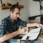 Freelancing vs. Side Hustles: Which Path Suits You in 2026?