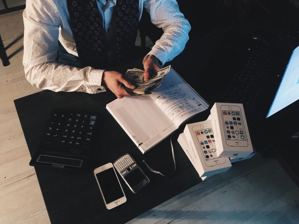 How to Start an Online Business with Minimal Capital in 2026